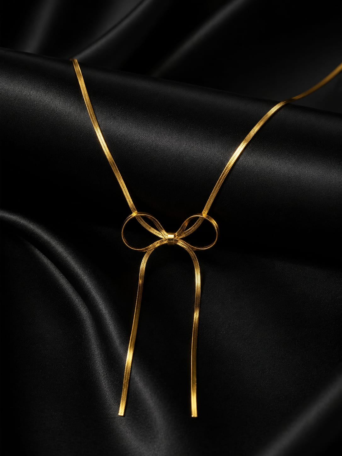 BUTTERFLY NECKLESS